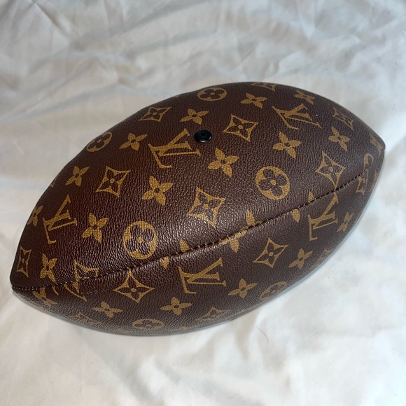 Football - Picture 2 of 5